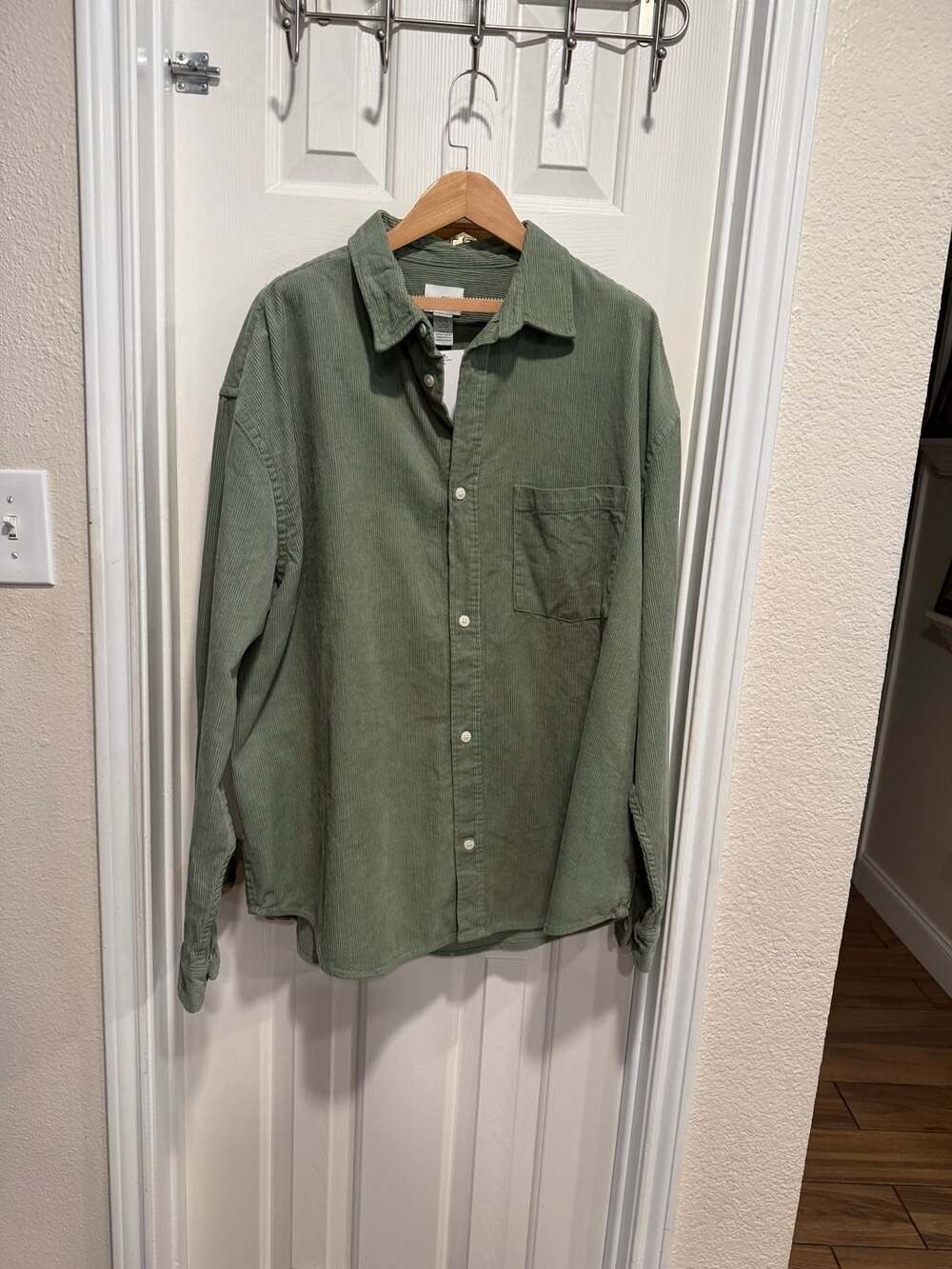 NWT H&M Men’s XXL Green Corduroy Button Up Shirt Relaxed Fit Overshirt